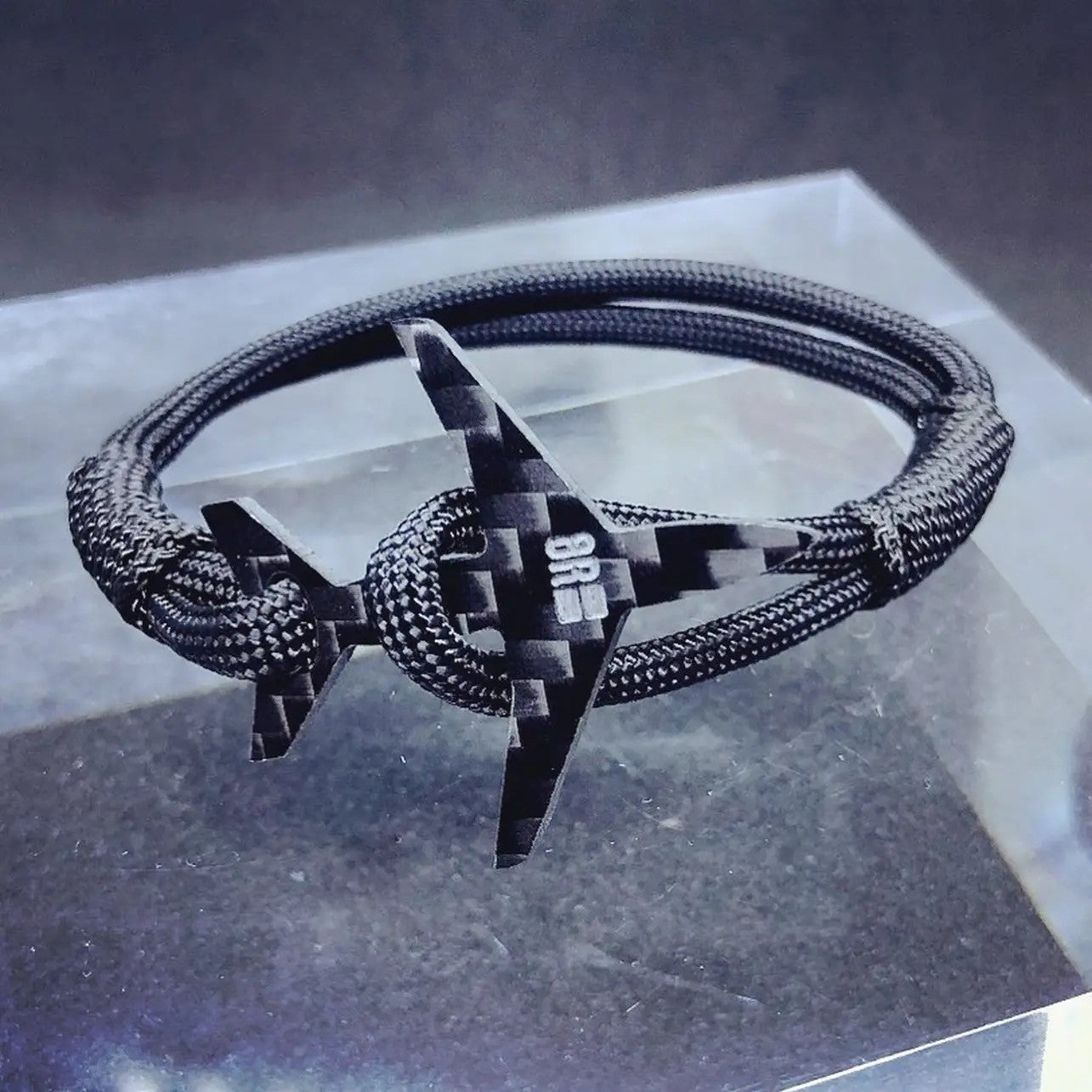 EIGHT8R Aviator Armband