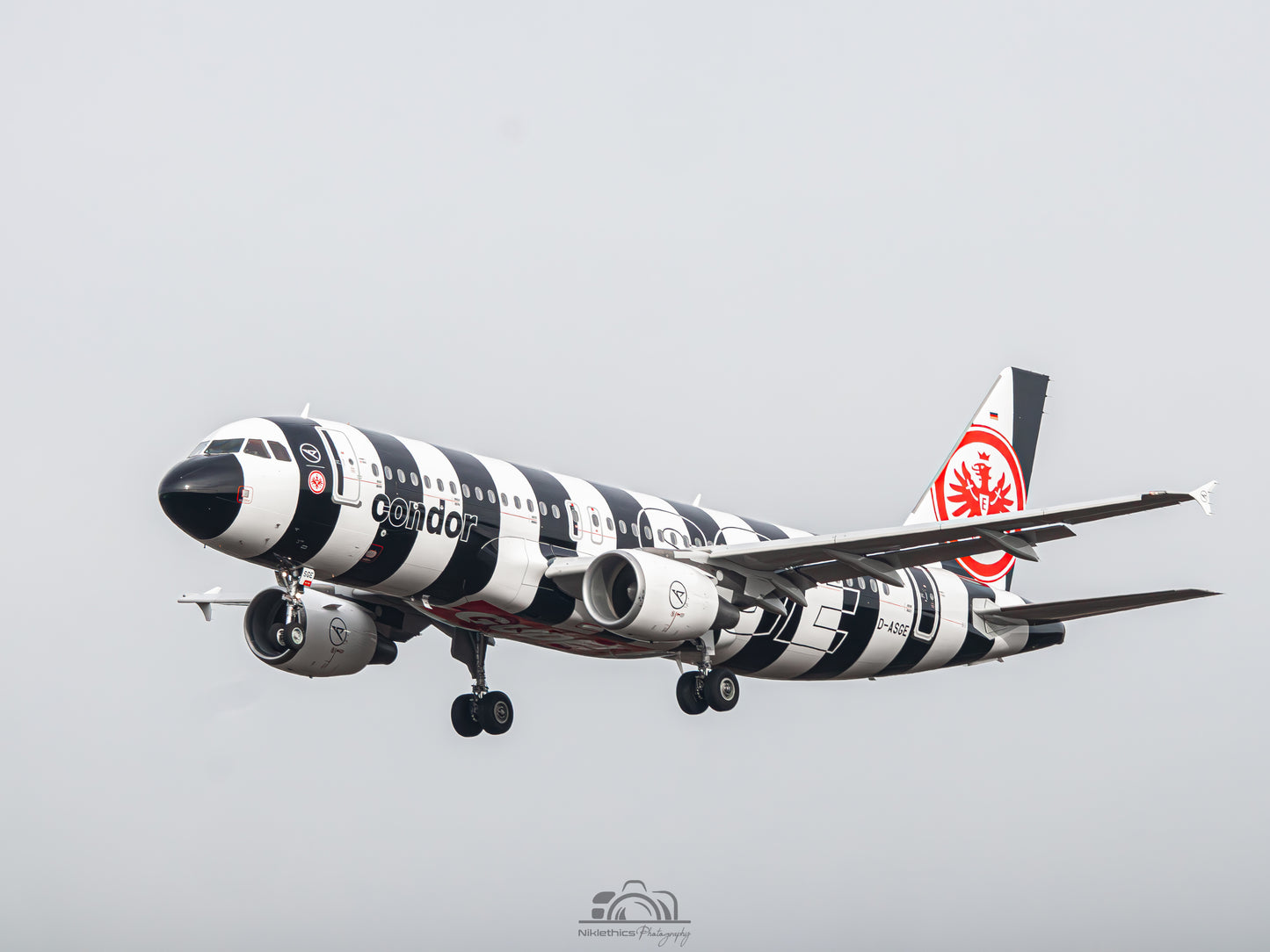Modellflugzeug Airbus A320 1:200 Eintracht Frankfurt-D-ASGE