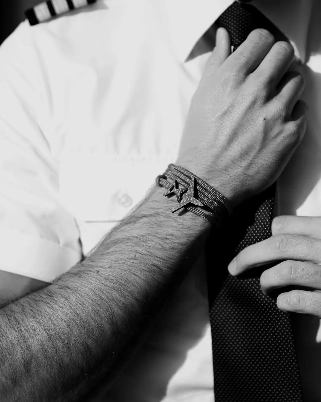 EIGHT8R Aviator Armband