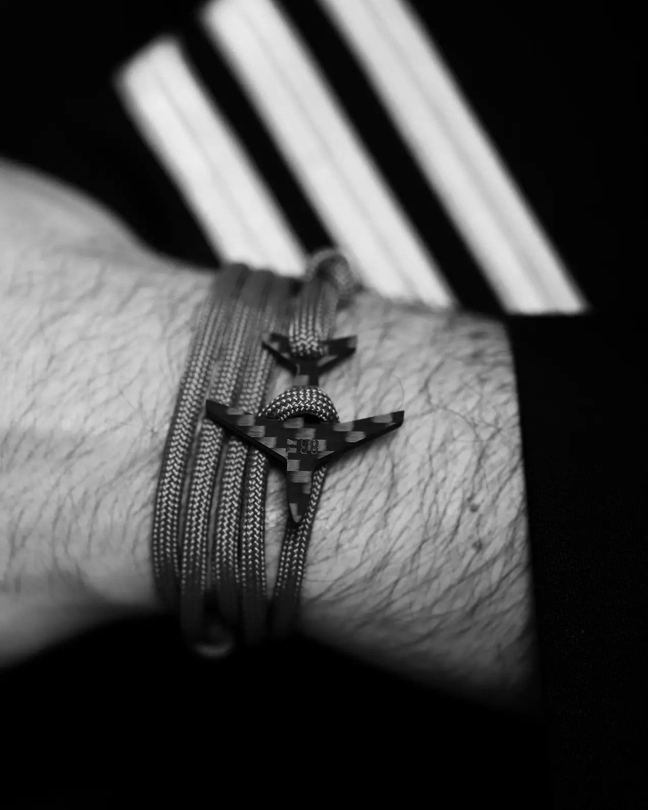 EIGHT8R Aviator Armband